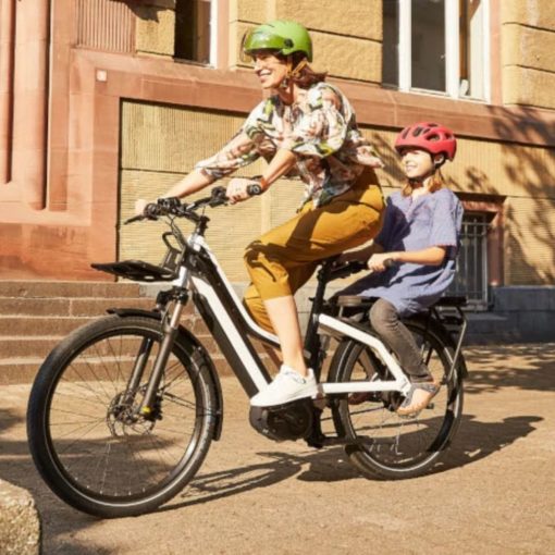 Velo electrique pour transport d'enfants et matériel - Riese and Müller Multicharger - boutique atelier appebike ajaccio en Corse - ebike market - blanc avec siege pour 2 enfants - siège arrière - Blanc avec enfant